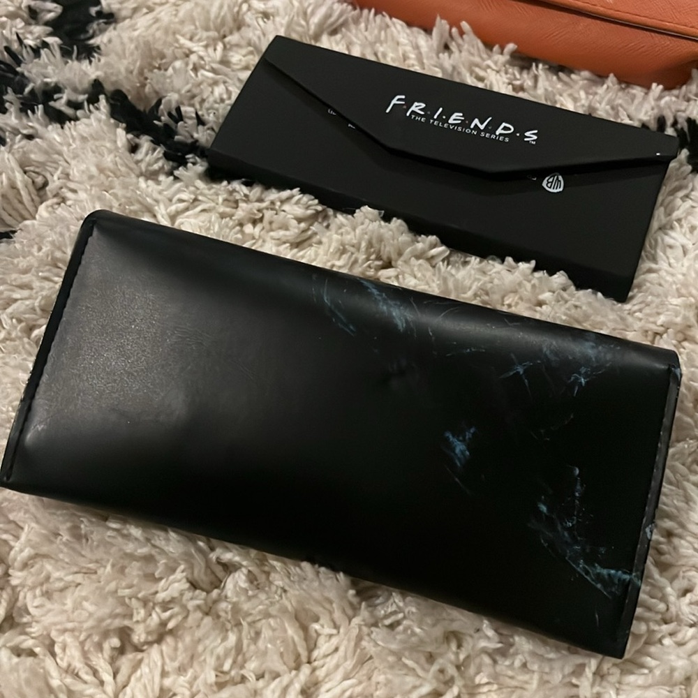 Designer glasses case - Picture 5 of 11